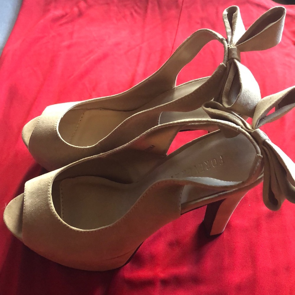 Forever21 Nude 4 inch heels size 9US.